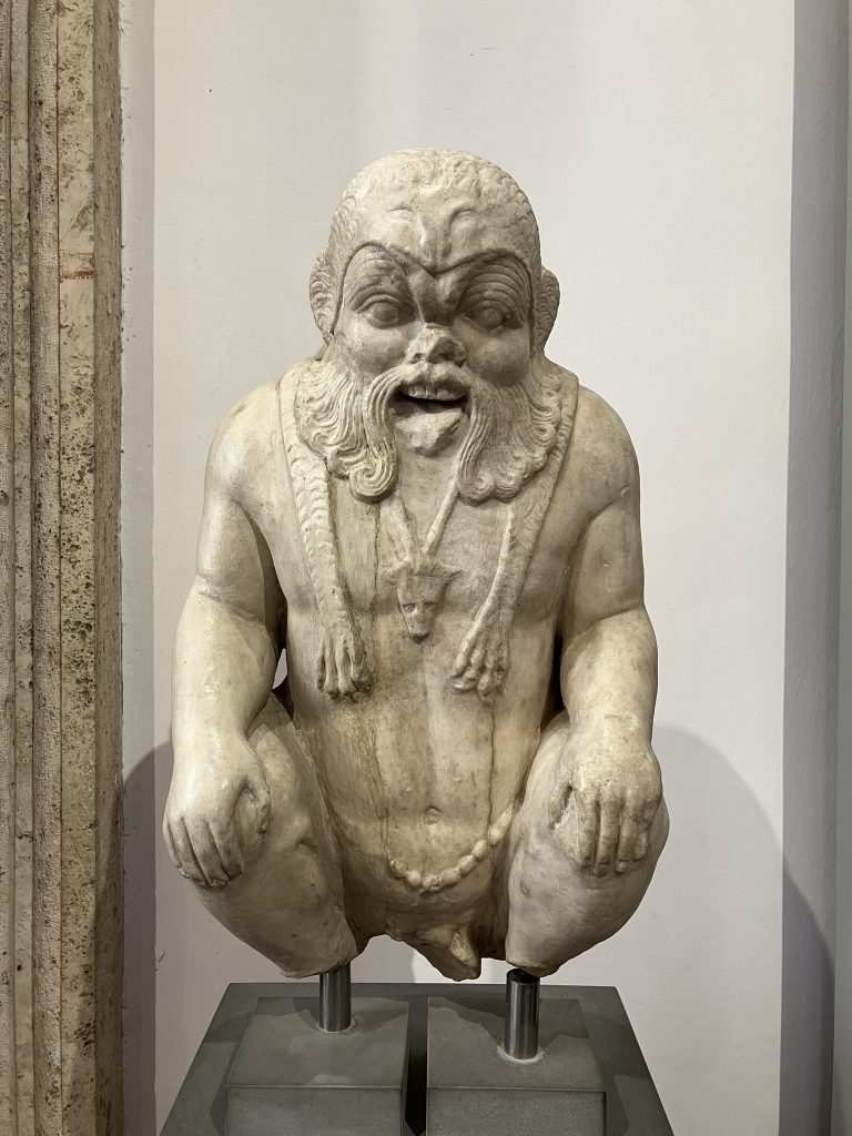 Museo Barracco Kamer III Etruskische kunst, Fenicische kunst Standbeeld van Bes